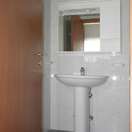 Ritz Apartment *